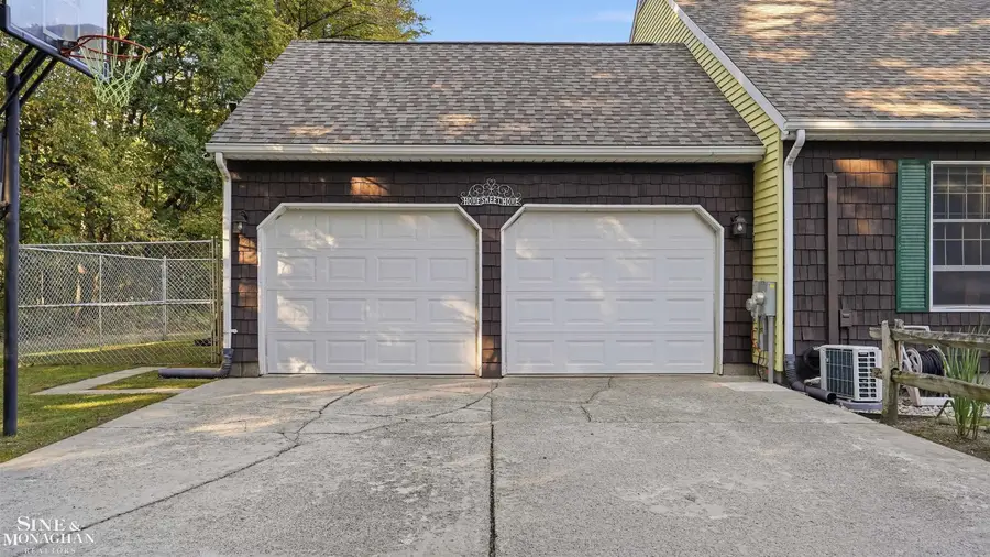 3333 Berkshire DR, Port Huron, MI 48060 - #2