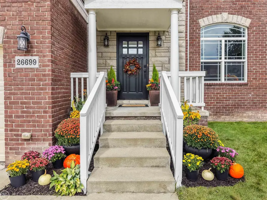 26699 Boston DR, Chesterfield, MI 48051 - #2