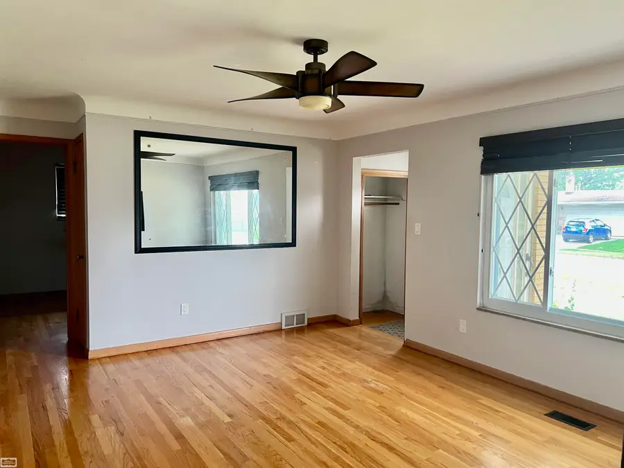 11266 Racine RD, Warren, MI 48093 - #2