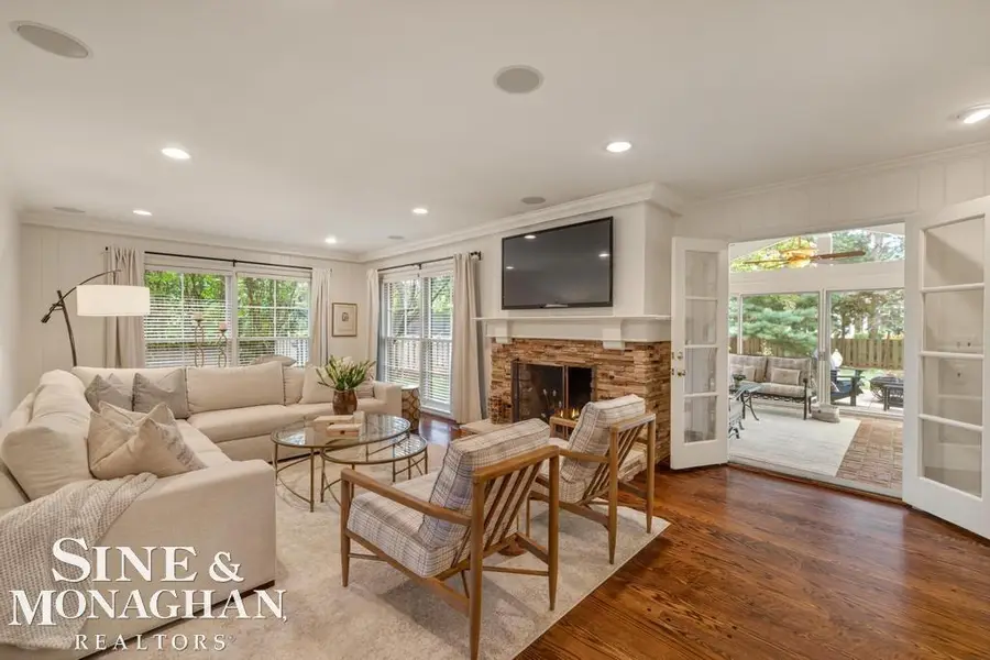 44 N Deeplands RD, Village Of Grosse Pointe Shores, MI 48236 - #2