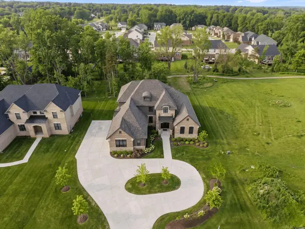 1055 E Avon RD, RochesterHills, MI 48307