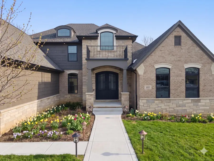 1055 E Avon RD, Rochester Hills, MI 48307 - #3