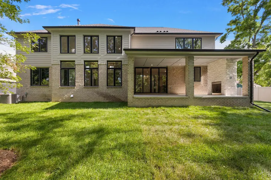 1051 E Avon RD, Rochester Hills, MI 48307 - #3