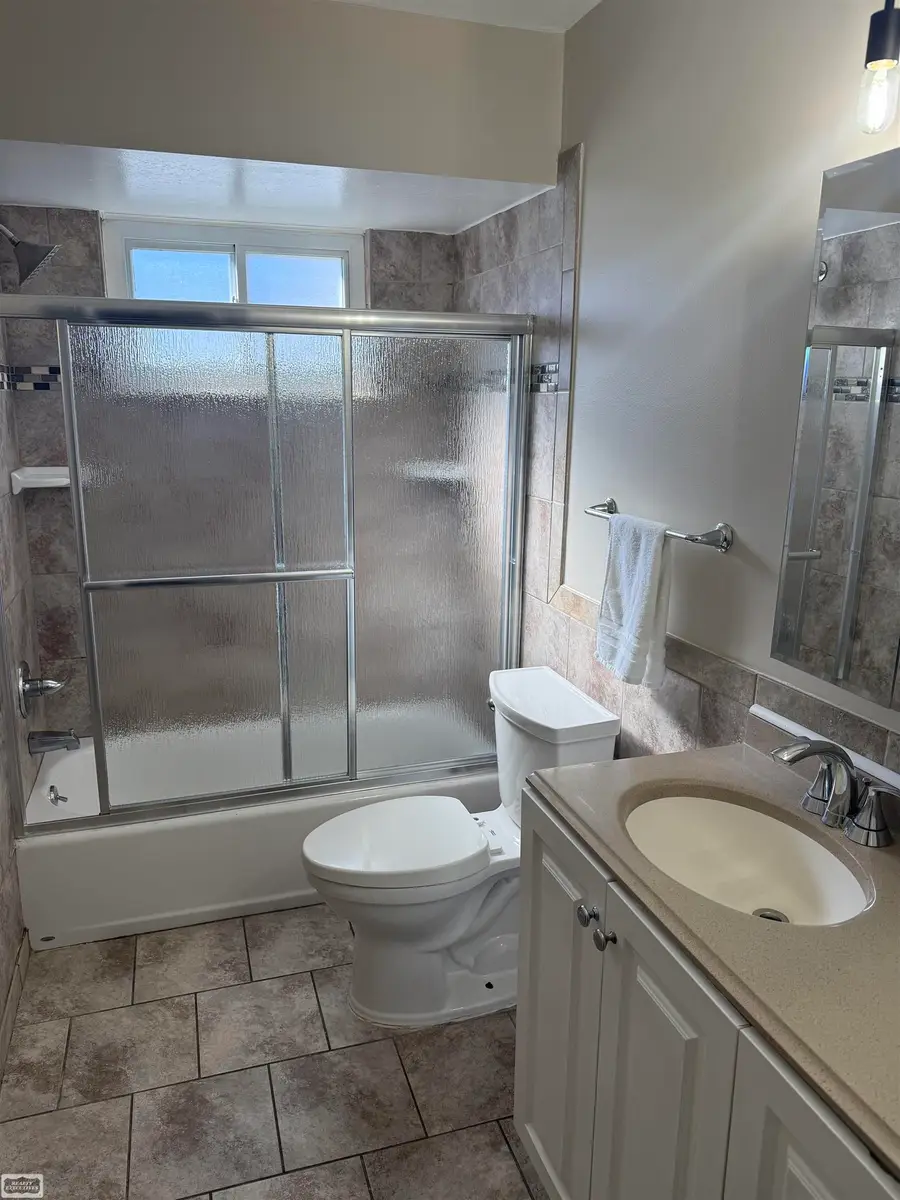 23270 Stewart RD, Warren, MI 48089 - #3