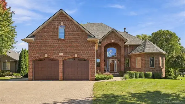 530 East CT, St, MI 48079