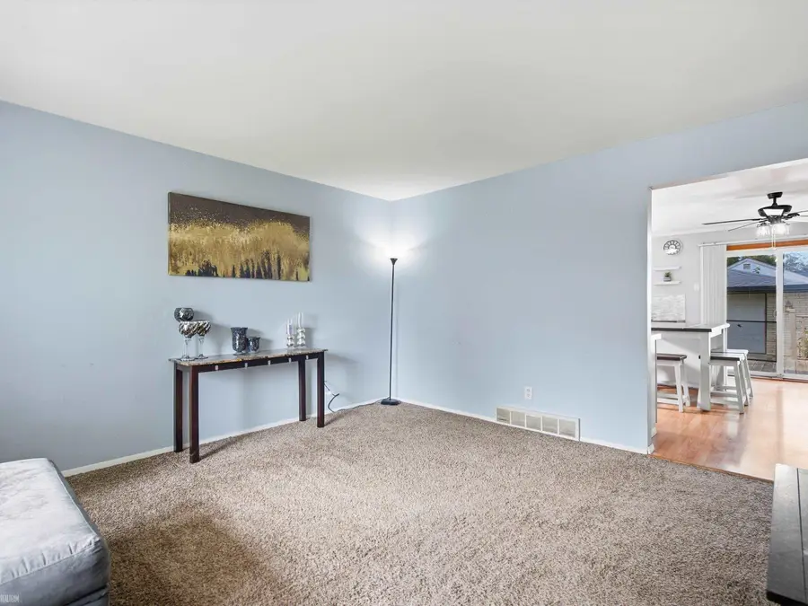 39639 Chart ST, Harrison, MI 48045 - #3