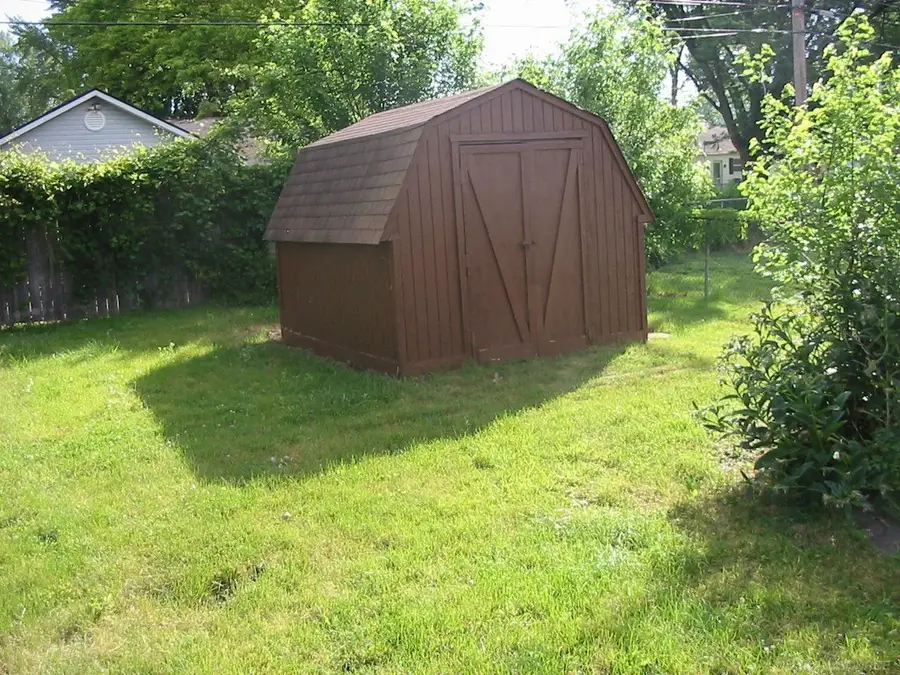 23909 Talbot ST, Saint Clair Shores, MI 48082 - #3