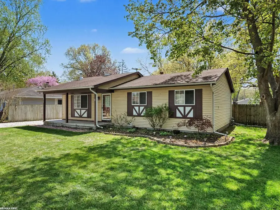 371 Colonial LN, Algonac, MI 48001 - #3