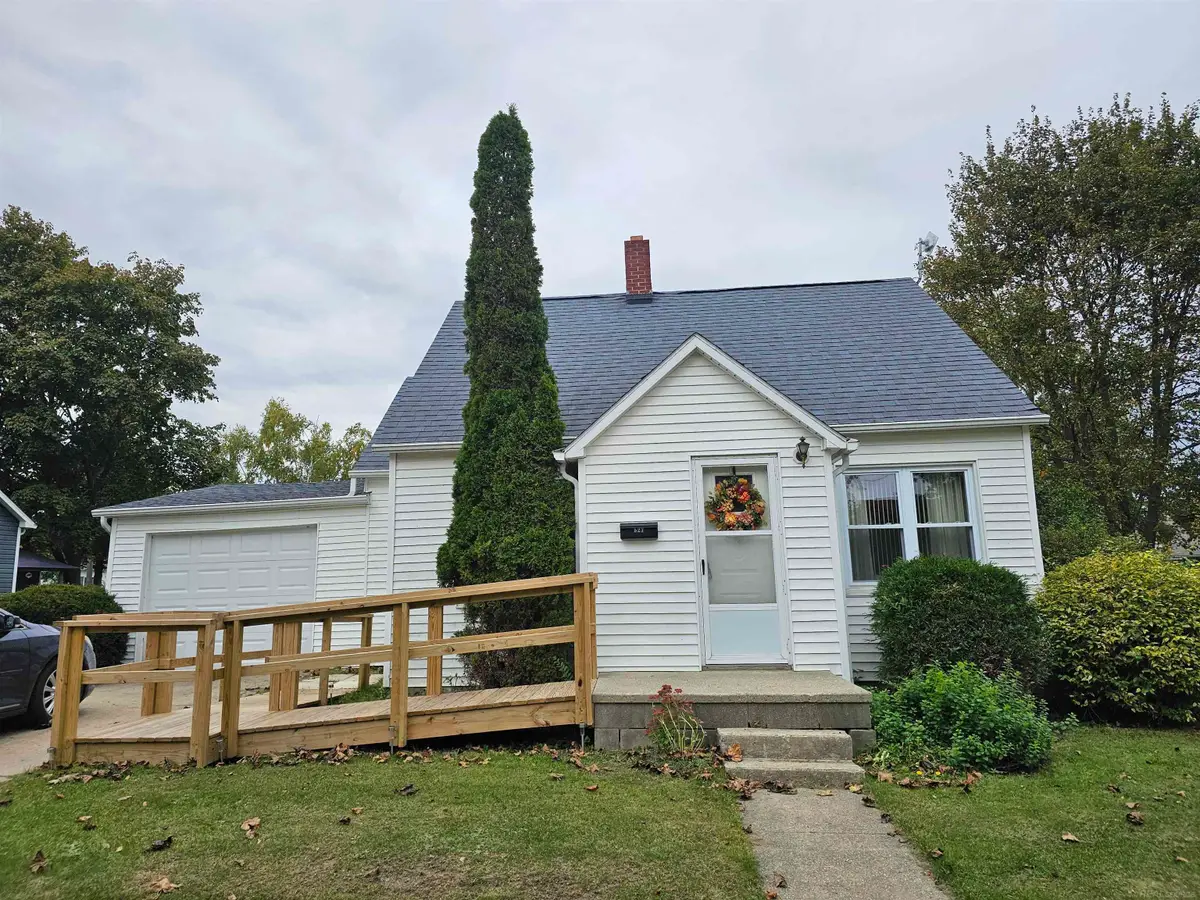 527 S 1st ST, Harbor Beach, MI 48441 - #1