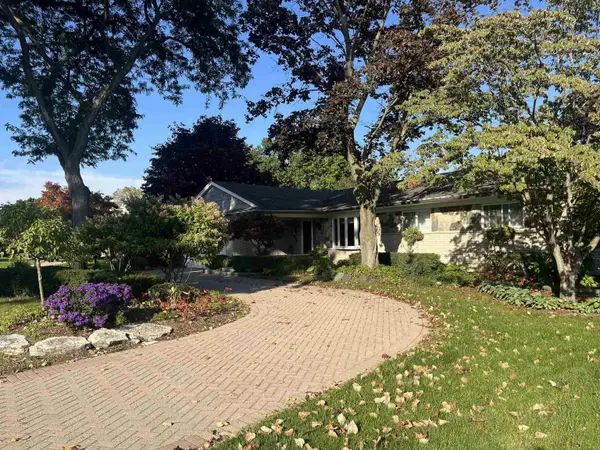38550 Santa Barbara ST, ClintonTownship, MI 48036