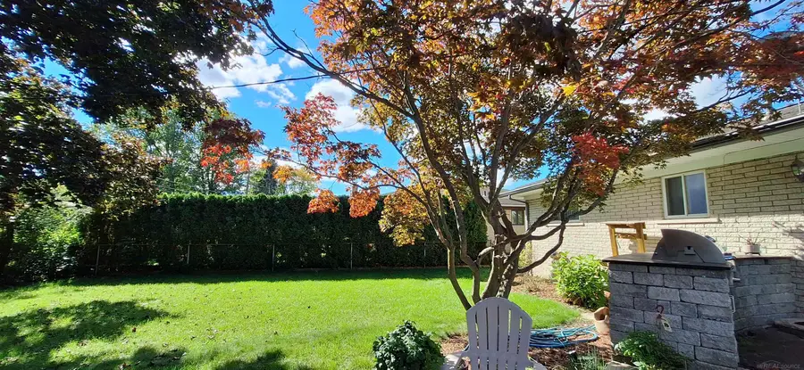 38550 Santa Barbara ST, Clinton Township, MI 48036 - #2