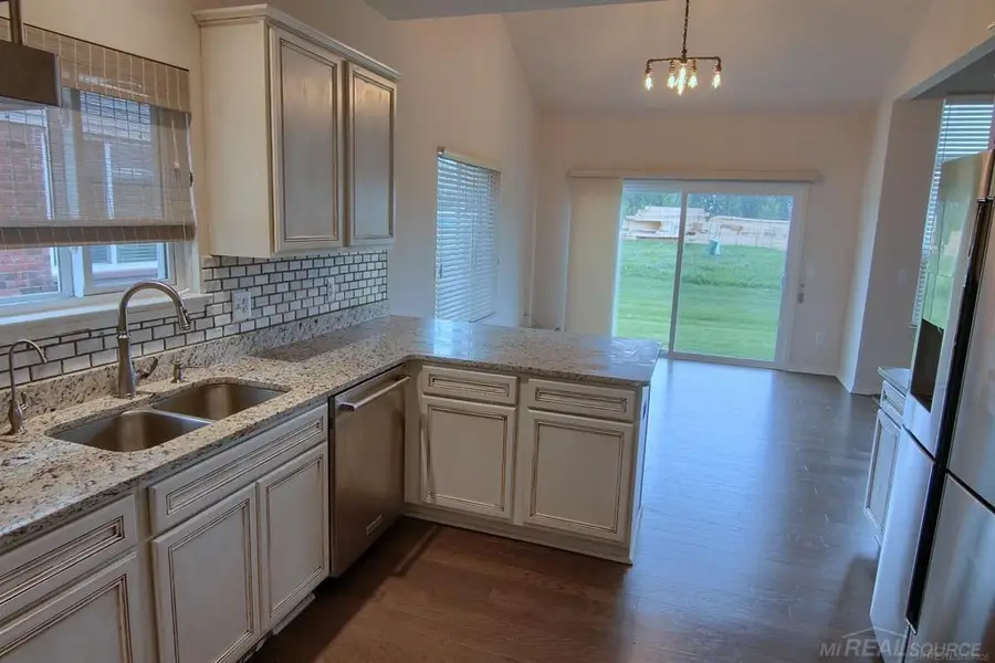 30496 Berghway TRL, Warren, MI 48092 - #3