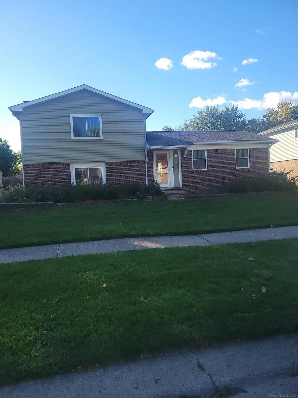 42619 Walker ST, Clinton, MI 48038 - #1