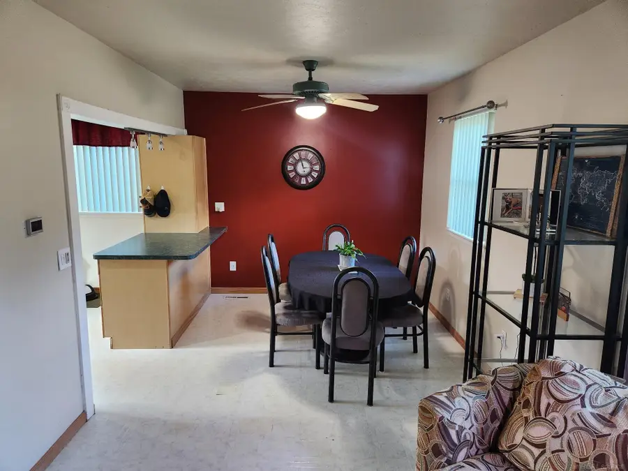 42619 Walker ST, Clinton, MI 48038 - #2