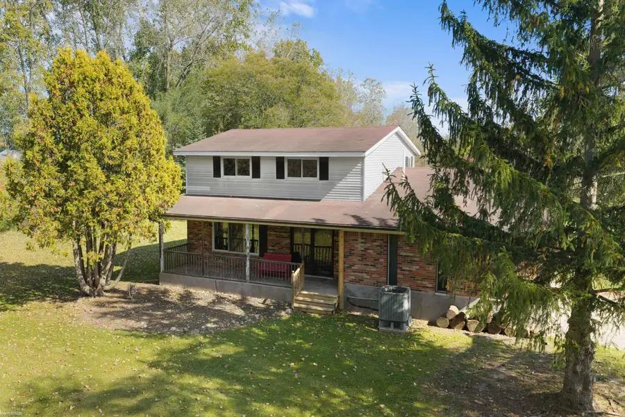 892 Braidwood RD, Riley, MI 48041 - #2