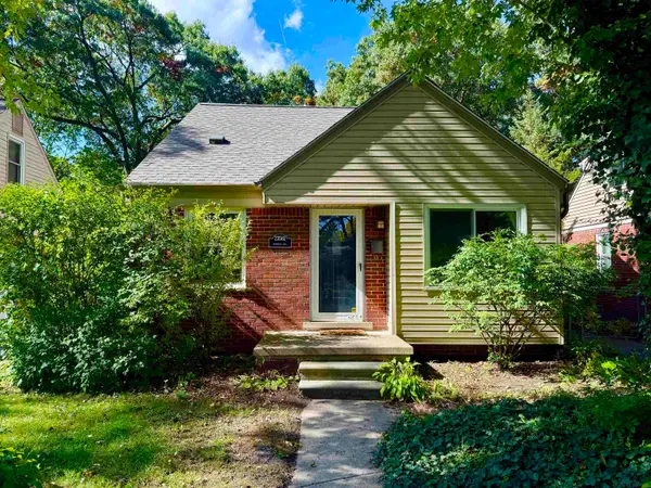 23561 Republic, OakPark, MI 48237