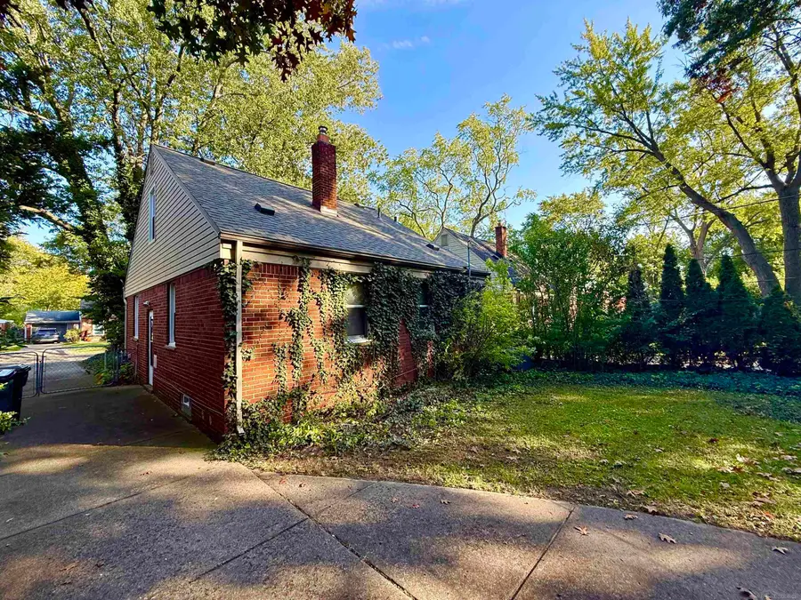 23561 Republic, Oak Park, MI 48237 - #3