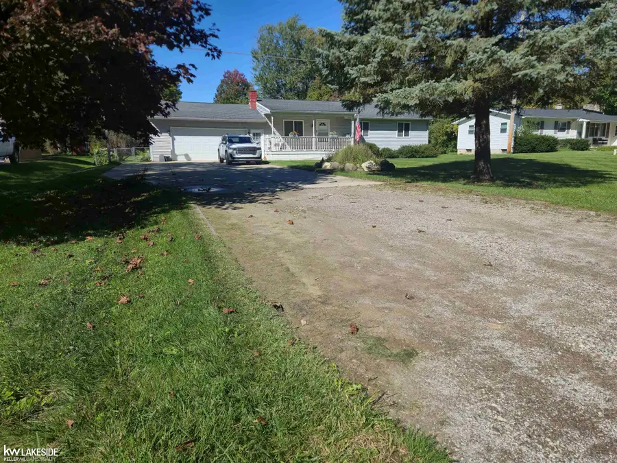 11124 MAIN RD, Fenton, MI 48430 - #2
