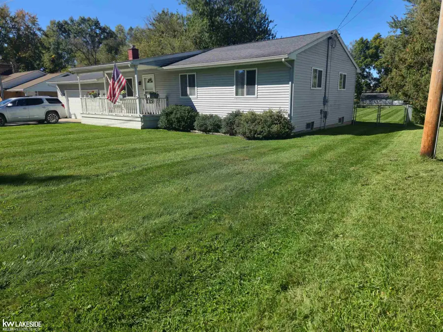 11124 MAIN RD, Fenton, MI 48430 - #3
