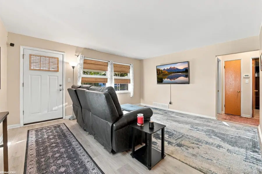 14401 Hendricks AVE, Warren, MI 48089 - #2