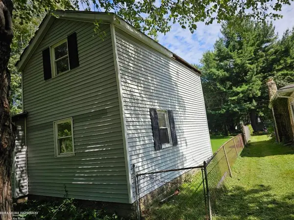 2146 Lee ST, Algonac, MI 48001