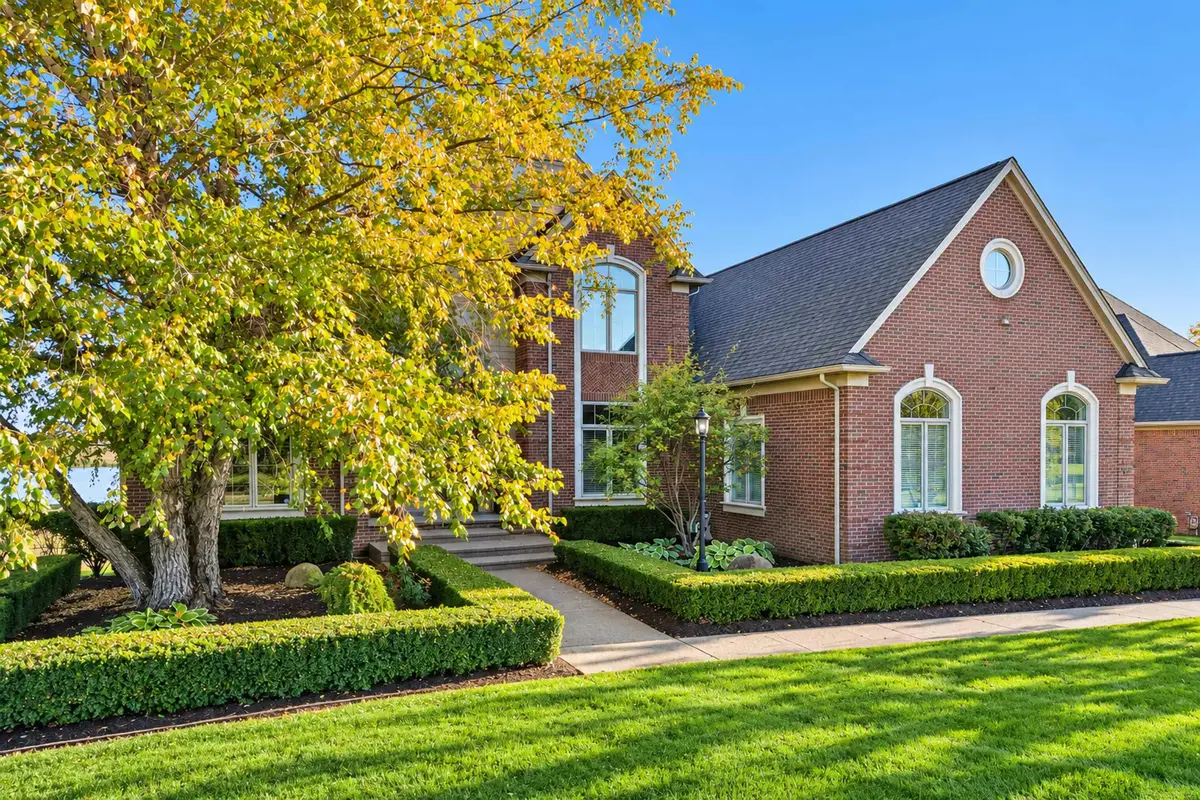 5268 S Seven Lakes DR, Washington, MI 48095 - #1