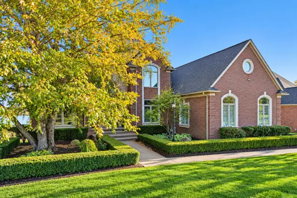 5268 S Seven Lakes DR, Washington, MI 48095