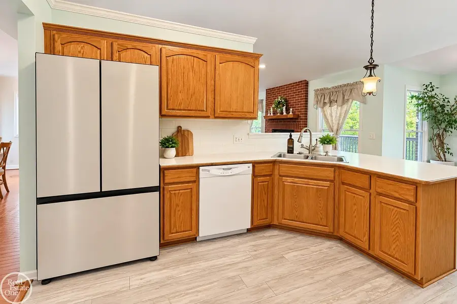 122 Howland Pines DR, Oxford, MI 48371 - #2