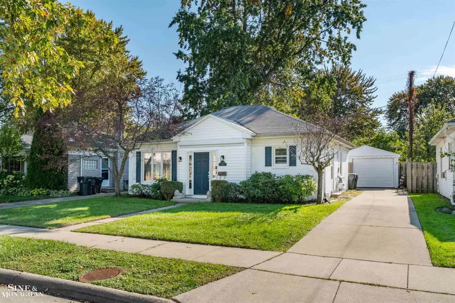 23260 Doremus ST, Saint Clair Shores, MI 48080 - #2