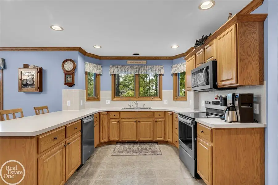 5859 Smiths Creek RD, Kimball, MI 48074 - #3