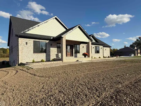 1546 Ashley LN, Berlin, MI 48002
