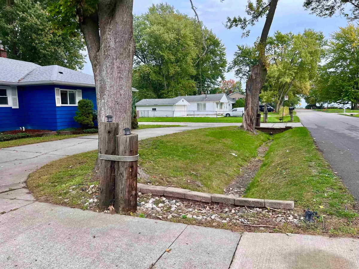 27745 Ponchartrain ST, Harrison Township, MI 48045 - #1