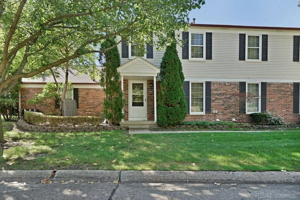 24640 Meadow LN, Harrison Township, MI 48045 - #1