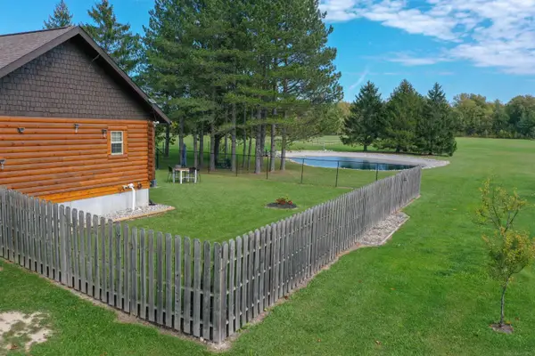 4300 Carrigan RD, FortGratiot, MI 48059