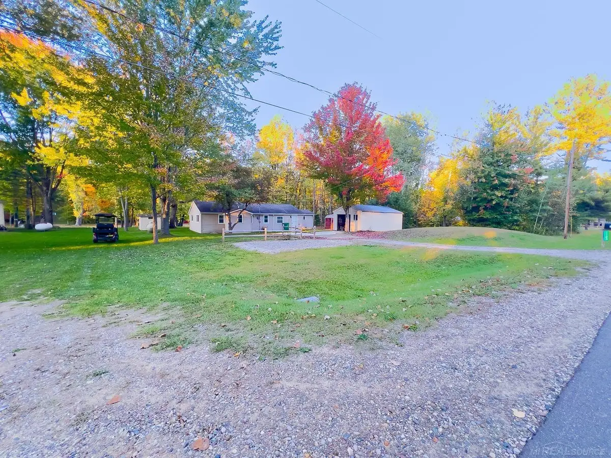 1123 Radov DR, Gladwin, MI 48624 - #1