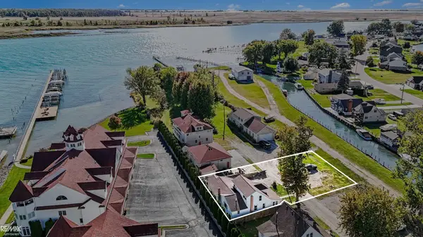 9833 Willow, PearlBeach, MI 48001
