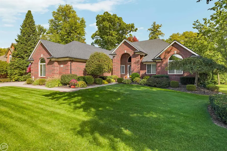54108 Black Cherry LN, Shelby, MI 48315 - #2
