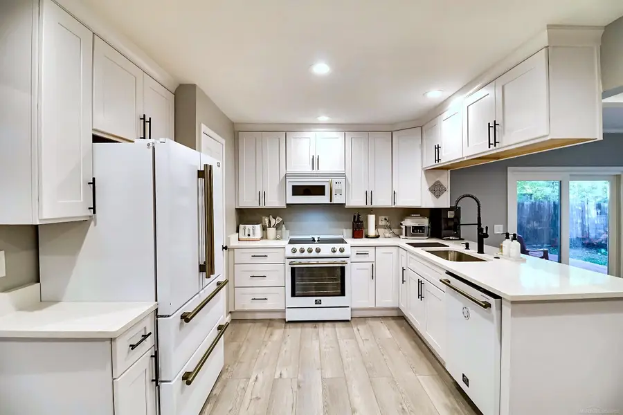 5093 Northlawn DR, Sterling Heights, MI 48310 - #2