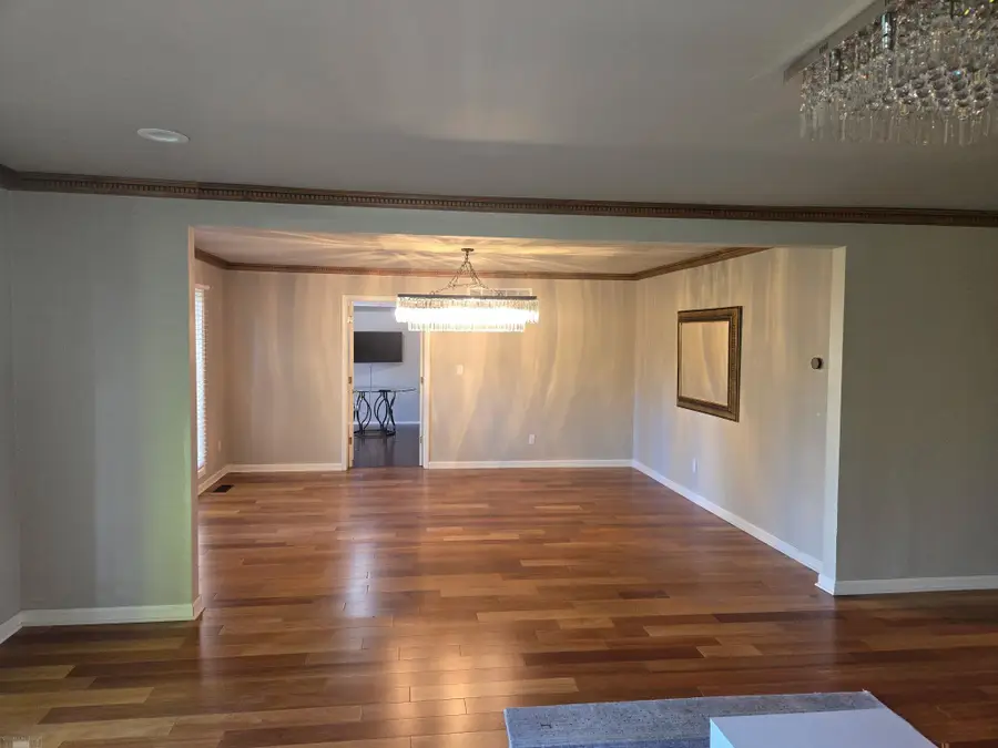 47 Fordcroft RD, Village Of Grosse Pointe Shores, MI 48236 - #3