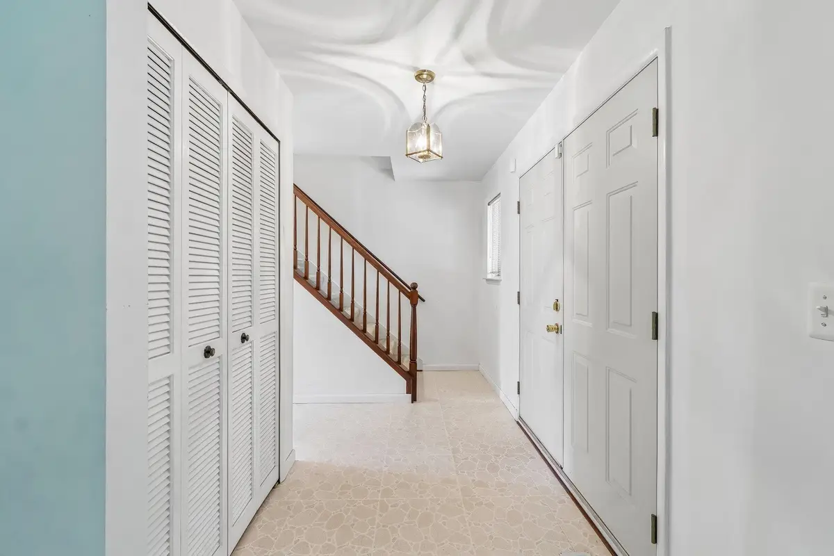 5153 Hale DR, Troy, MI 48085 - #1