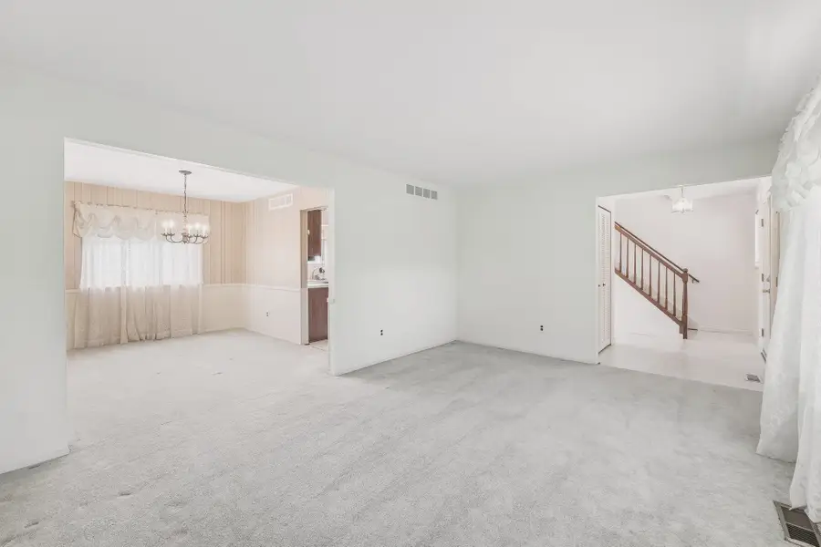 5153 Hale DR, Troy, MI 48085 - #2