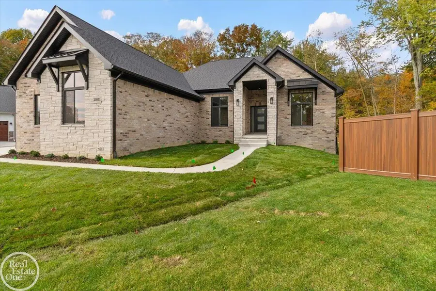 35071 Woodside DR, Richmond, MI 48062 - #2