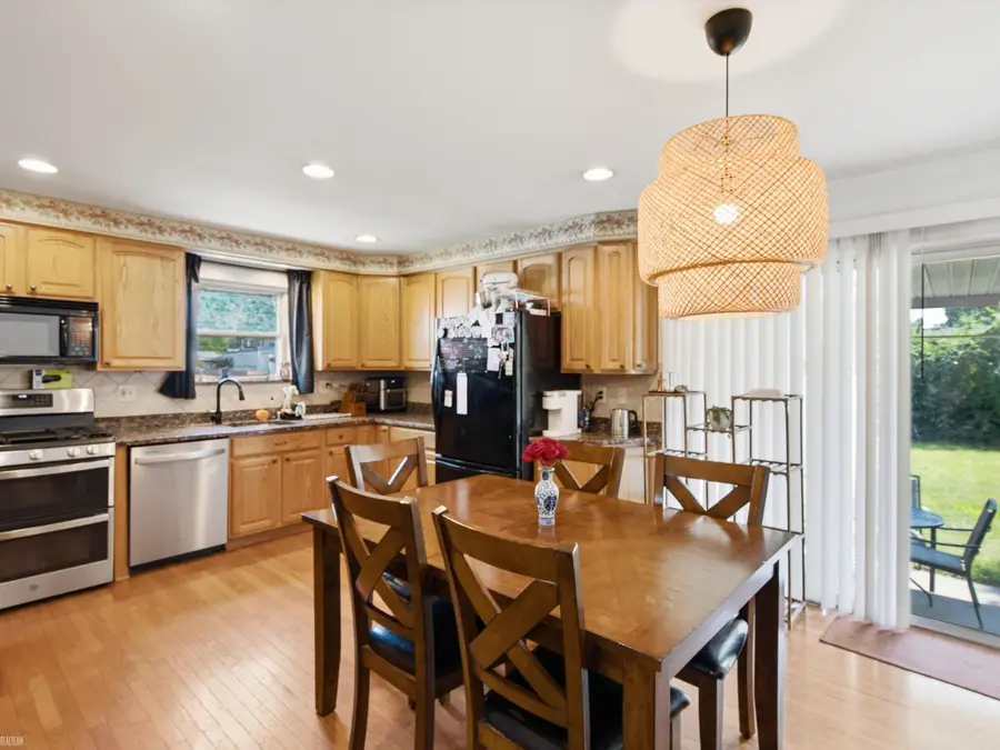 11315 Delvin, Sterling Heights, MI 48314 - #2