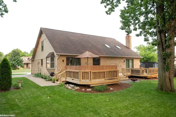 48315 Walden Rd, Macomb, MI 48044