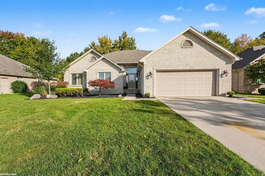 37287 Willow Creek LN, New Baltimore, MI 48047 - #2