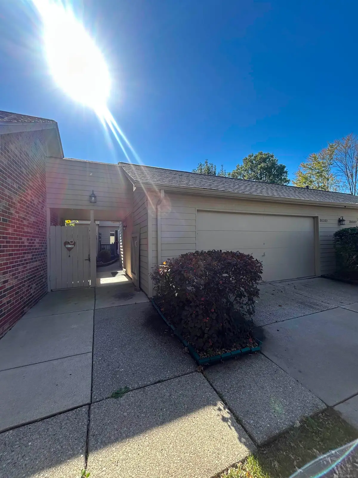 42681 Jonathan PL, Clinton, MI 48038 - #1