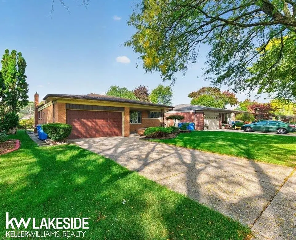 30233 Sharon LN, Warren, MI 48088 - #1