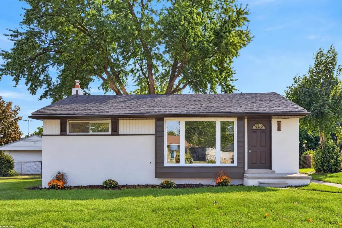 1132 N Stephen AVE, Clawson, MI 48017 - #1