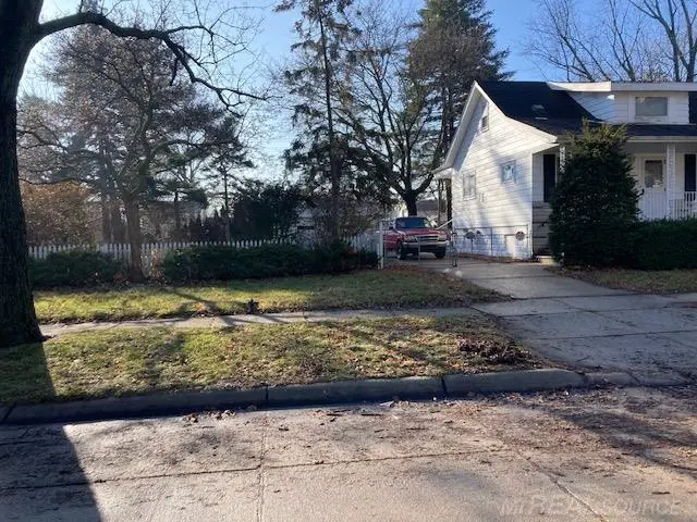 8442 Central ST, Center Line, MI 48015 - #3
