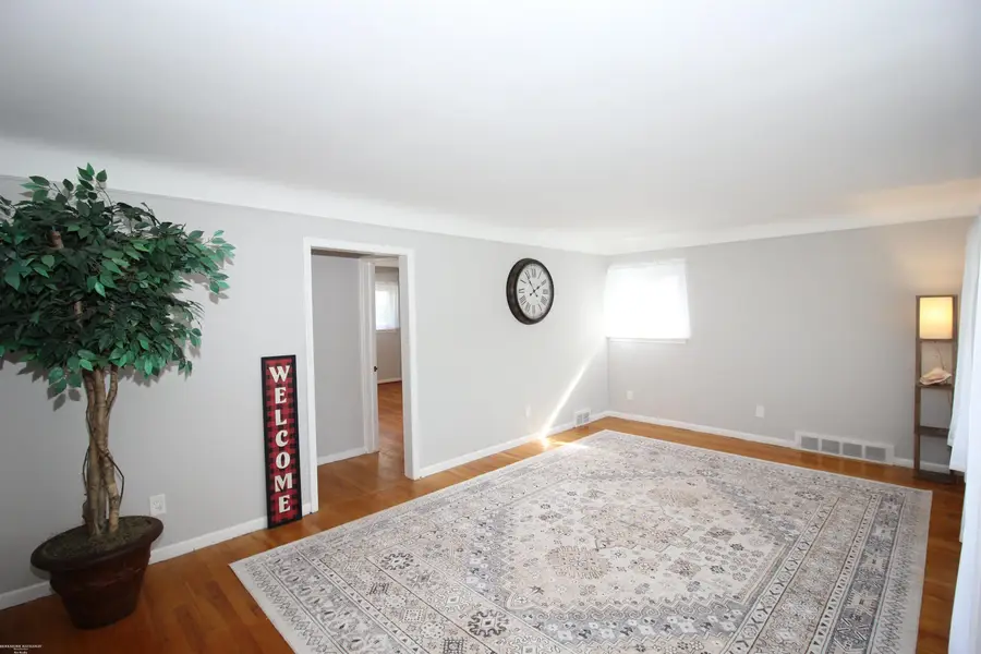 24604 Princeton, Saint Clair Shores, MI 48080 - #3